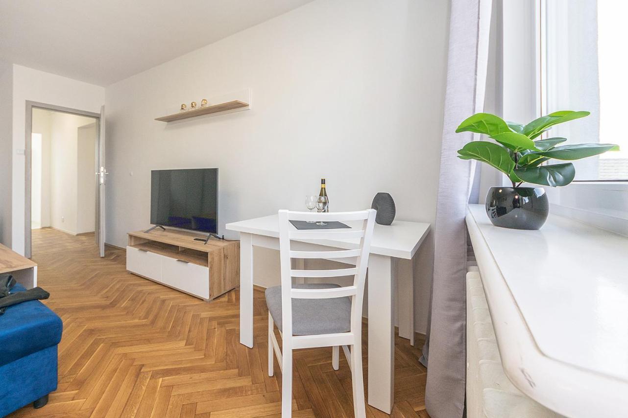 Glow Apartments, Apartament Kolobrzeska Гданьск Экстерьер фото