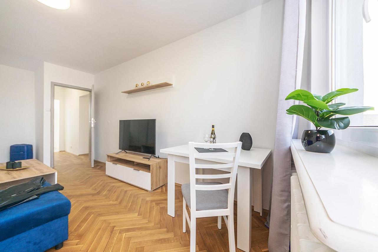 Glow Apartments, Apartament Kolobrzeska Гданьск Экстерьер фото